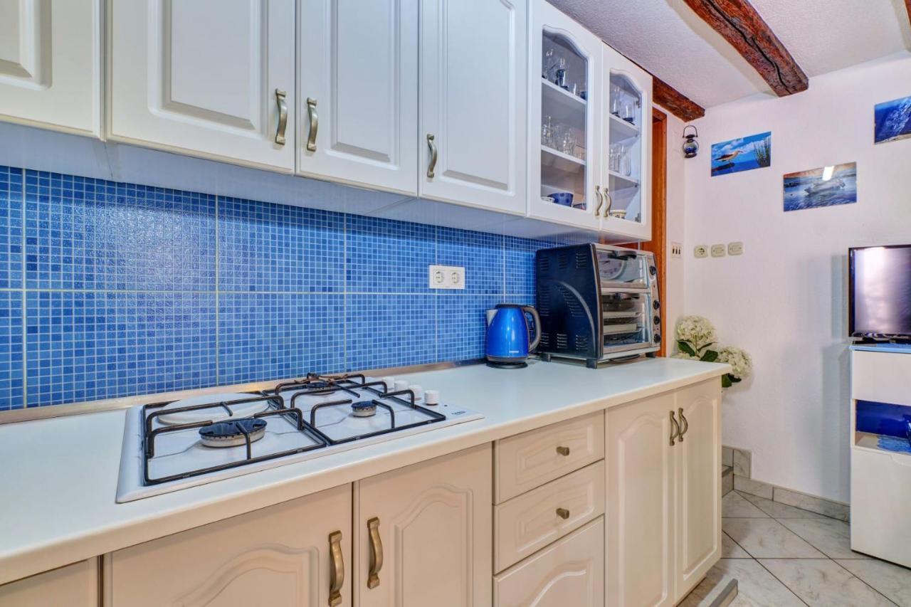 Apartmani Rukonic Aleksandar Nerezine Exterior foto