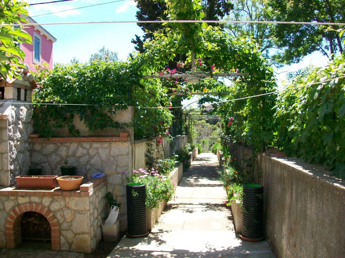 Apartmani Rukonic Aleksandar Nerezine Exterior foto
