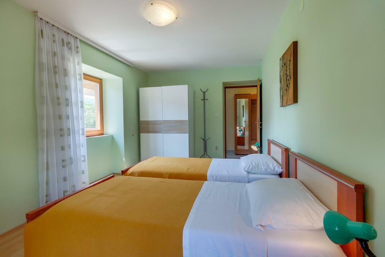 Apartmani Rukonic Aleksandar Nerezine Exterior foto